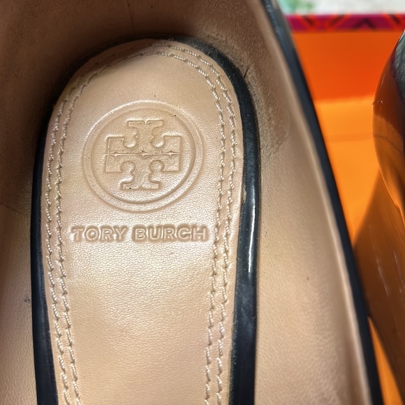 Tory Burch navy leather open toe wedges! - Picture 2 of 7